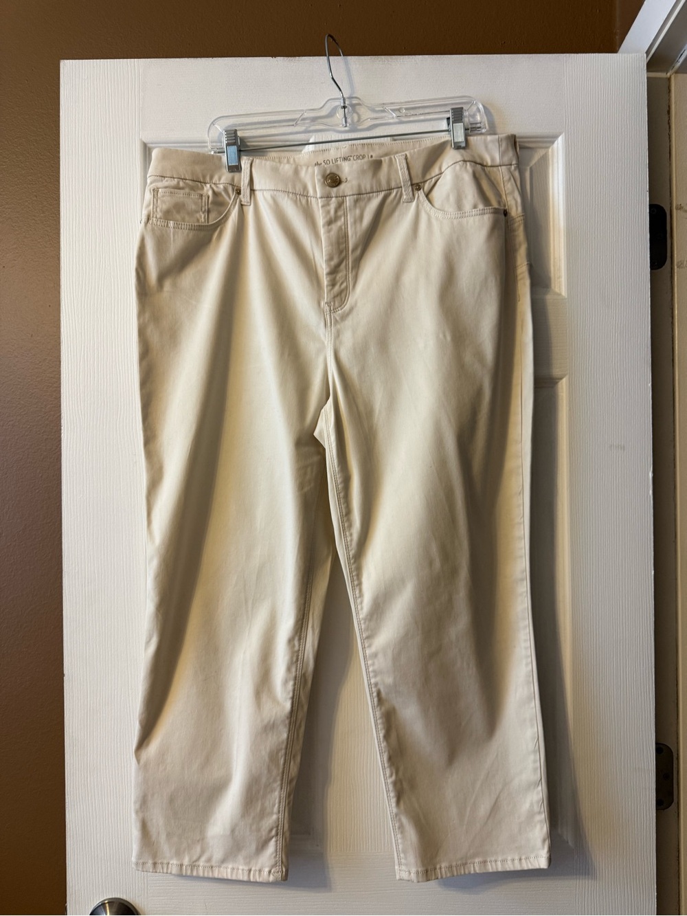 Chico's The So Lifting Crop Pants Tan Beige Size 3 / US 16 LIKE NEW